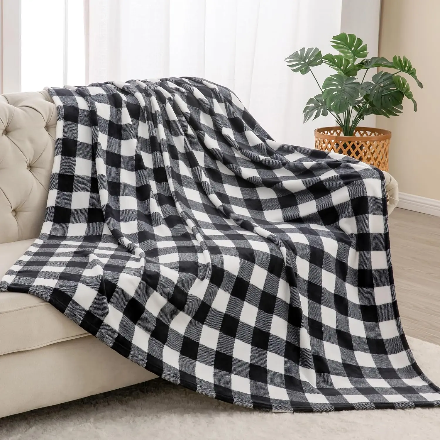 Buffalo Checkered Plaid Fleece Throw Blanket - Soft, Cozy Fleece Texture Modern Living Room Decor for Couch, All-Season Decor Lightweight Warm Bedding for Bed