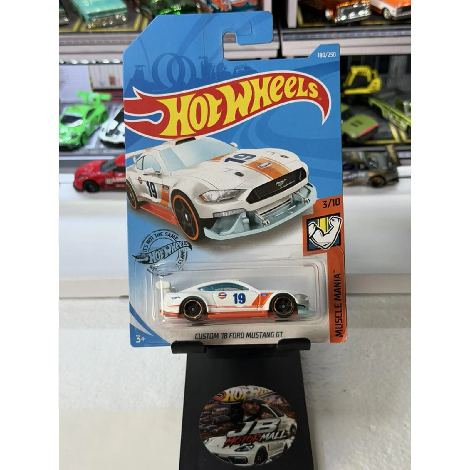 Hot Wheels Custom '18 Ford Mustang GT Muscle Mania 19/250 Collectible Die-Cast Car Model