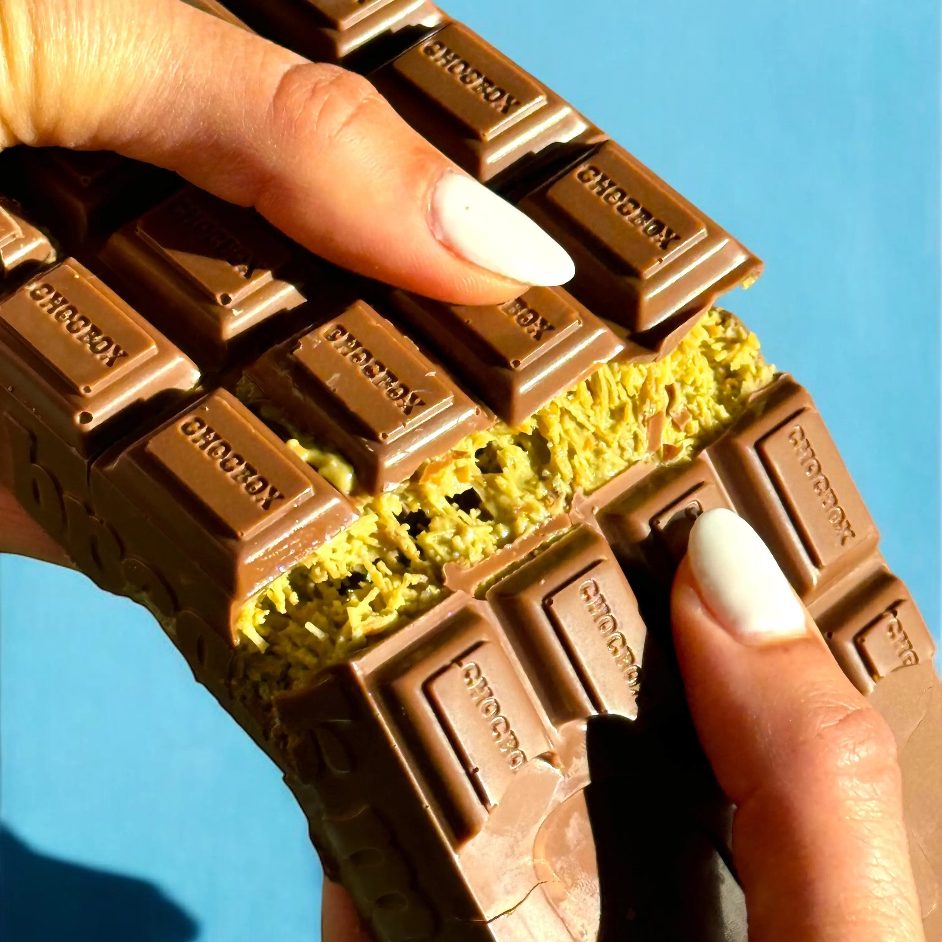 Chocbox Dubai Chocolate Pistachio Knafeh Stuffed Chocolate Bar Kit With Reusable Chocolate Bar Mold Father's Day Gift