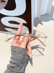 Metal Eyeglasses Frame, Trendy Design, Lightweight & Durable, Perfect for Daily Use, Stylish Accessory for Men Women, Stylish Square Frames, Square Frame Eyewear