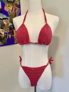 Diva in pink bikini set