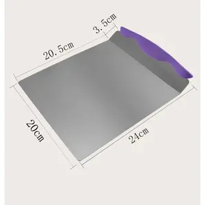 Metal cake lifter