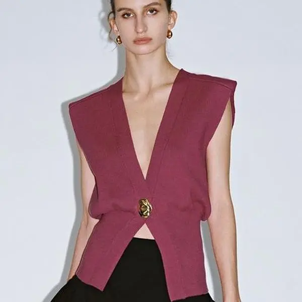 URBAN REVIVO Women's Knitted V Neck Vest Blazer Cardigan - Statement Buckle, Edgy Elegant, Casual Comfy, Girl Tops, Women's Fashion, Casual Sleeveless Vest, Sleeveless Top for Style-Focused Outfits, Knitted Fabric, Cardigan Vest, Blazer Style