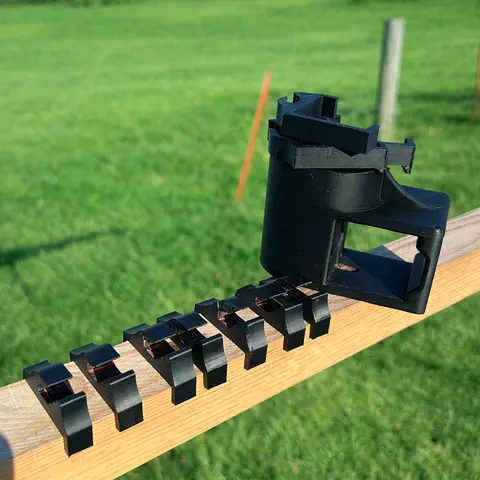 1x T-Dapter + 10x Clay Pigeon Clips