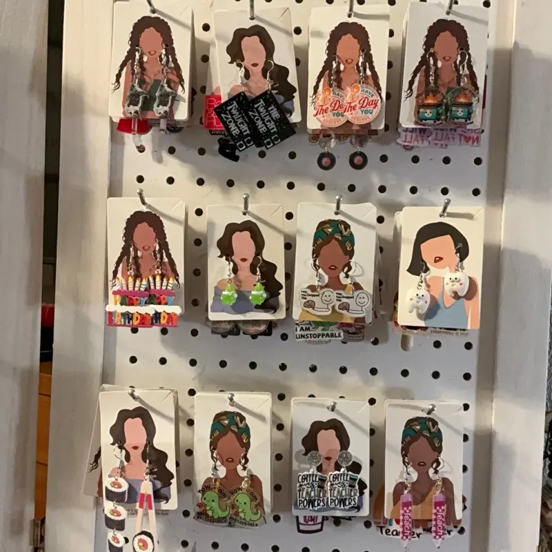 Clearance earrings ALL sales final….