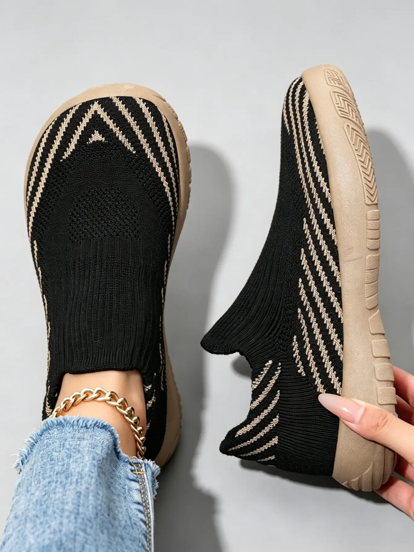 Women’s Classic Minimalist Round-Toe Wide-Ankle Retro Soft Black-Khaki Chevron Knit Slip-On Sneakers, Breathable Mesh Sock, Cushioned Non-Slip Flat Casual Shoes for All-Season Commute & Daily Walk, Casual Breathable Footwear, Casual Lightweight Shoes