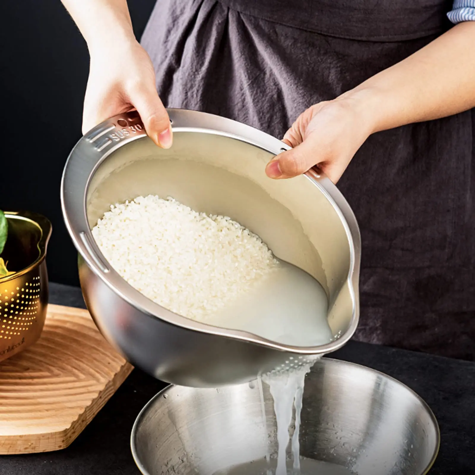 Pasta Strainer Steel Mesh Strainer Colander with Ergonomic Handle, Rice Washer, and Vegetable Washer in 26 x 25 x 13cm Kitchen Utensils Drain