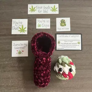 Handmade Tin Nuggets Crochet Plush Ornament - Amigurumi Doll Ornaments, Soft Yarn, Waxy Texture, Stuffed Animal, Weed Block Room Decor, 14+ Age Suitable Statue Figurine, Unique Gifts for Man, Whimsical Gifts