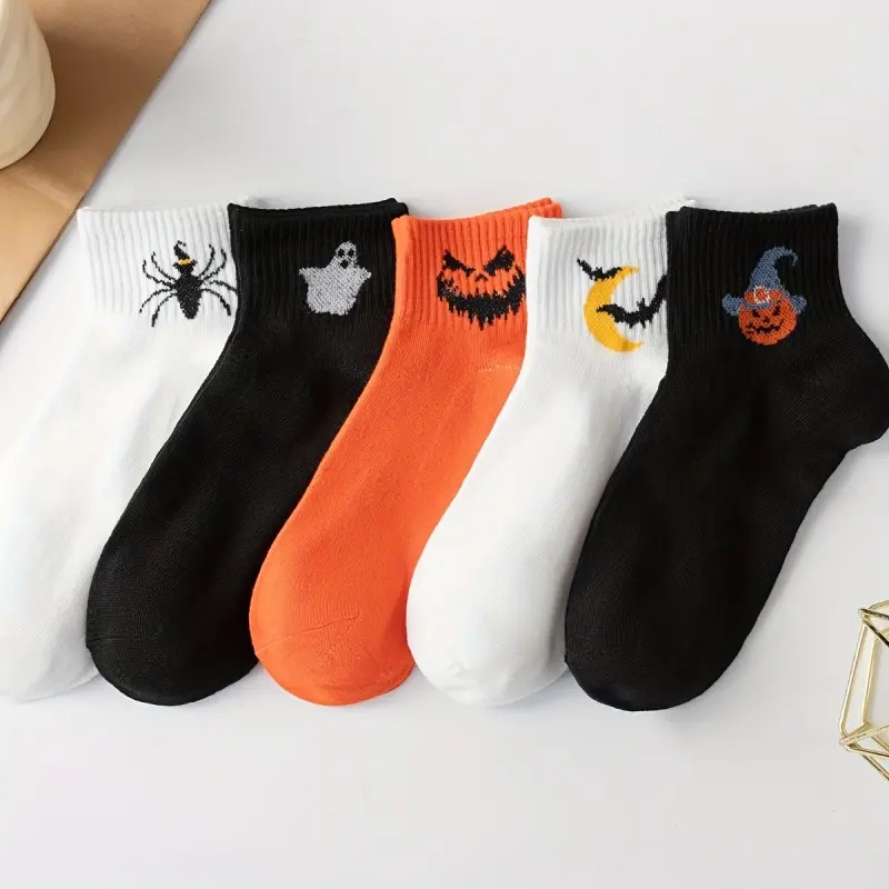 5/10 Pack Halloween Ankle Socks for Women – Novelty Crew Socks with Spider, Bat, Pumpkin & Ghost Patterns, Fun Holiday Party Outfit Accessories