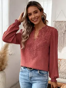 A fashionable Chic lace V-neck Loose blouse for women's clothing, suitable for daily commuting Top