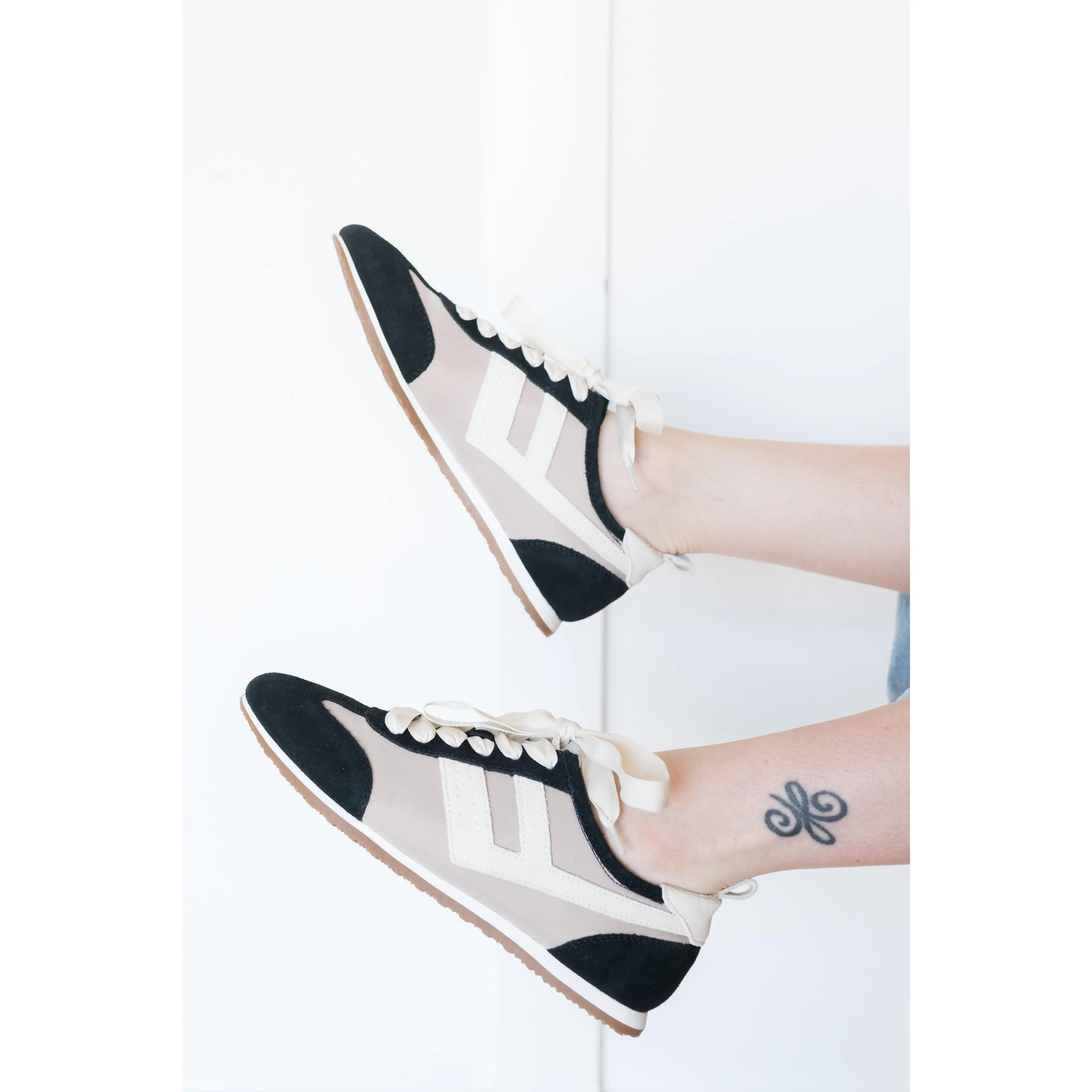 aces tennis shoe
