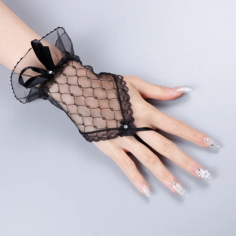Lady's lace fingerless gloves Lady's lace fingerless gloves