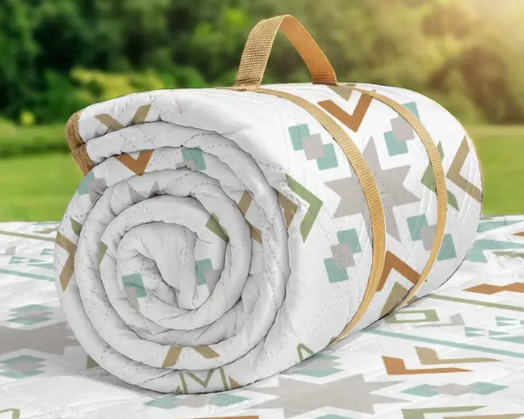 Large, thickened picnic mat that is foldable for easy carrying; suitable for outdoor camping, the beach, and indoor use; also ideal for car interiors, RV accessories, and a variety of camping scenarios.