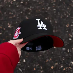 New Era 9FIFTY Los Angeles Dodgers Cap – Black Adjustable Snapback Hat with White LA Logo & Red Undervisor