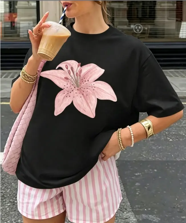 Women's Relaxed-Fit Fitted Black Casual T-Shirt with Pink Lily Floral Graphic Print - Trendy Streetwear, Comfortable Aesthetic Summer Daily Top