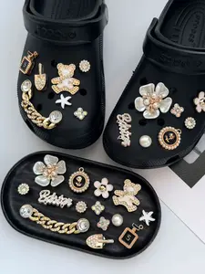 14-Piece Hole Shoe Buckle Set, Rhinestone Teddy Bear Flower Chain Design, Luxurious Trendy Style, Hole Shoes Decoration Accessories