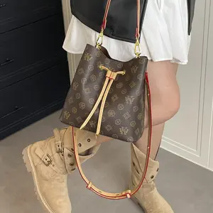 Women's vintage drawstring bucket bag, 2026 new model, large-capacity, high-end feel, hand-held, shoulder, and crossbody bag