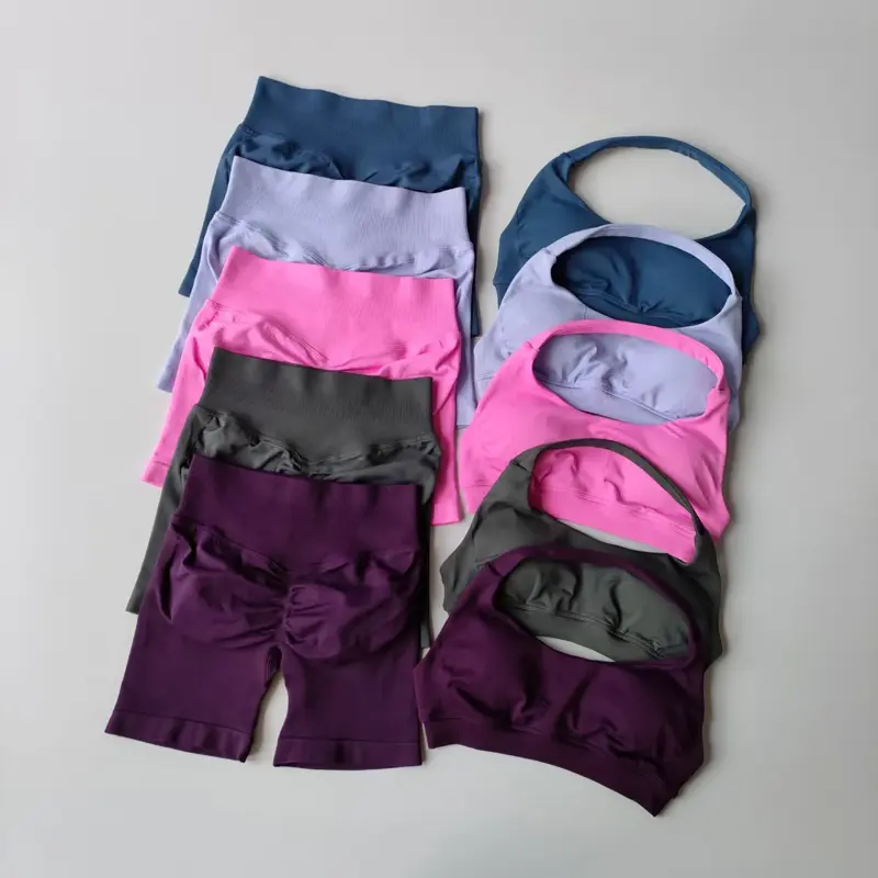 DFYNE Impact Seamless Yoga Set Halter Sports Bra Scrunch Shorts Backless Tank Top for All Seasons Indoor Sports Gym Clothes Ideal for Workouts and Fitness