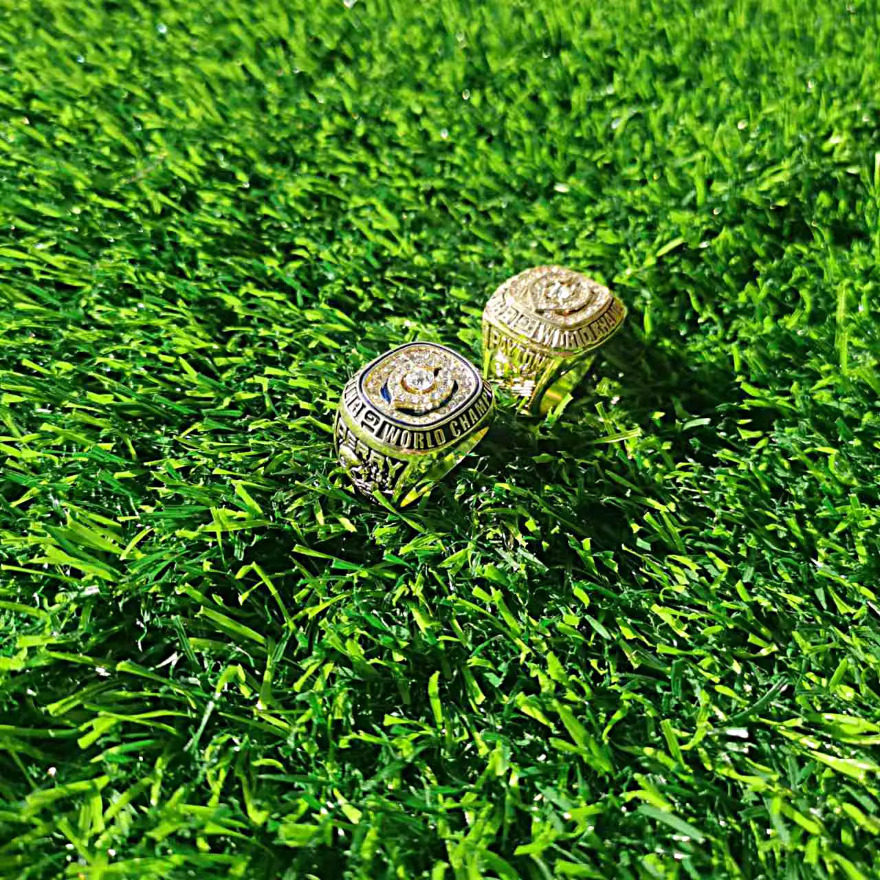football rings - 1985 Football Championship Rings - Commemorative, Authentic - Sports Fans, Collectors - Celebrate Your Team's Victory, Own a Piece of History - Own a Piece of History!