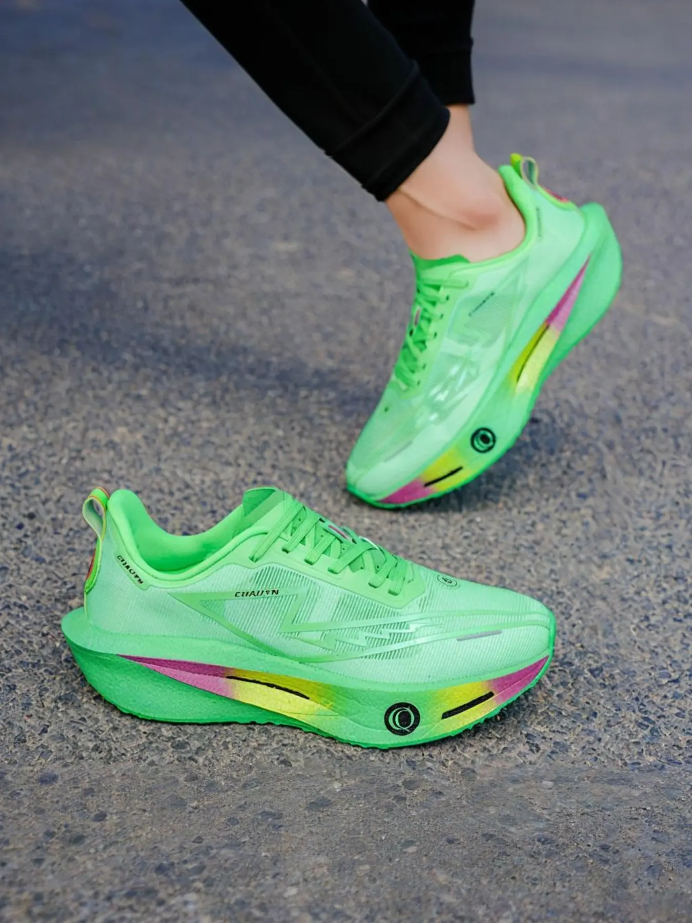 Men Women Lightweight Athletic Sports Running Shoes Carbon Fiber Technology Breathable Design Anti-Slip Sole Ideal for Marathon Fitness Training