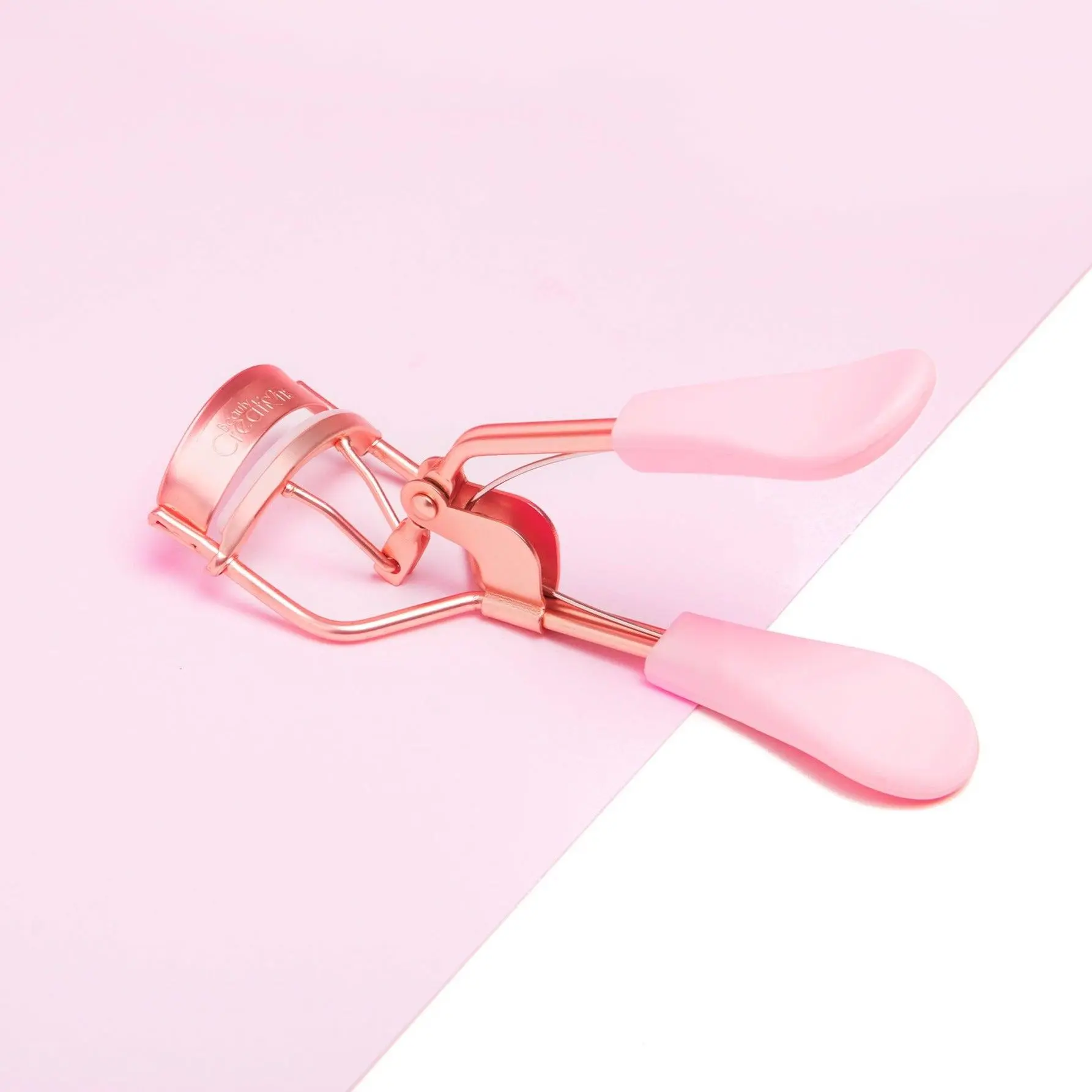 Light Pink Eyelash Curler Light Pink Eyelash Curler