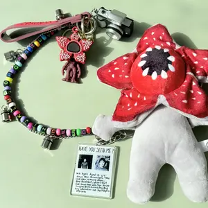 Stranger Things Bag Chain Pendant Clothing Accessory Bead Necklace Camera Accessory Glowing Keychain Carnivorous Plant Keychain Will's Frame Keychain