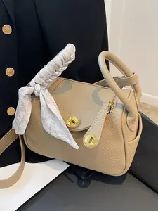 Fashionable, simple and exquisite women's shoulder bag, crossbody bag, trendy women's bag, solid color with design sense, suitable for daily occasions such as commuting, shopping, dating, parties, and going out. Lightweight crossbody bag