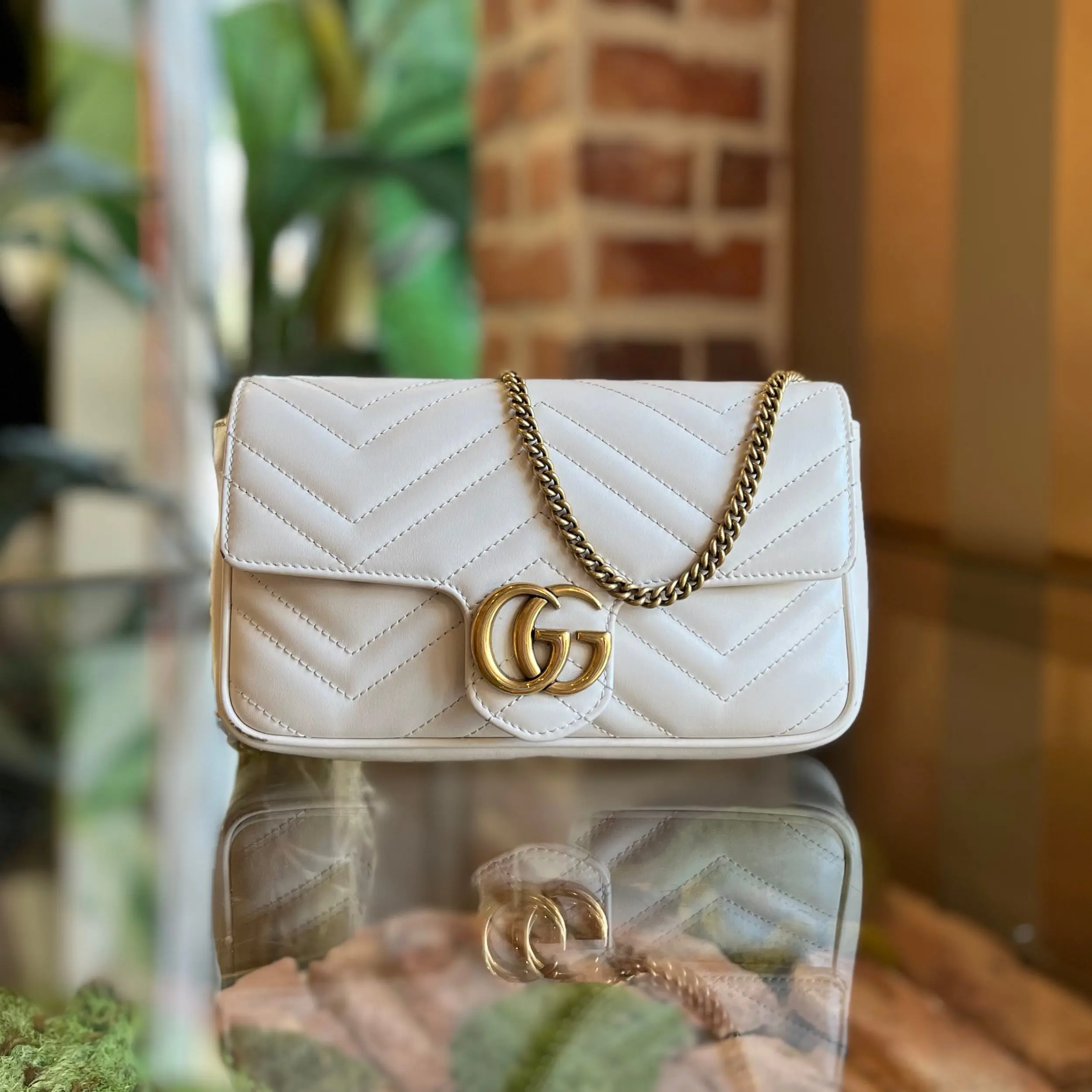 Pre-owned GUCCI Leather Shoulder bags Mini GG Marmont White Matelassé Calfskin Shoulder Bag