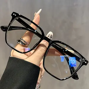 Lightweight And Comfortable Square Glasses with Lenses Designed for Use with Computers, Tvs, And Phones.