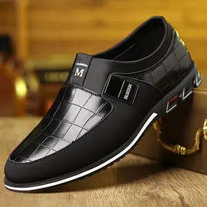 Men's Fashion Business Shoes—Round-Toe Casual Office Footwear, Low-Top Design, Suitable for All Seasons.
