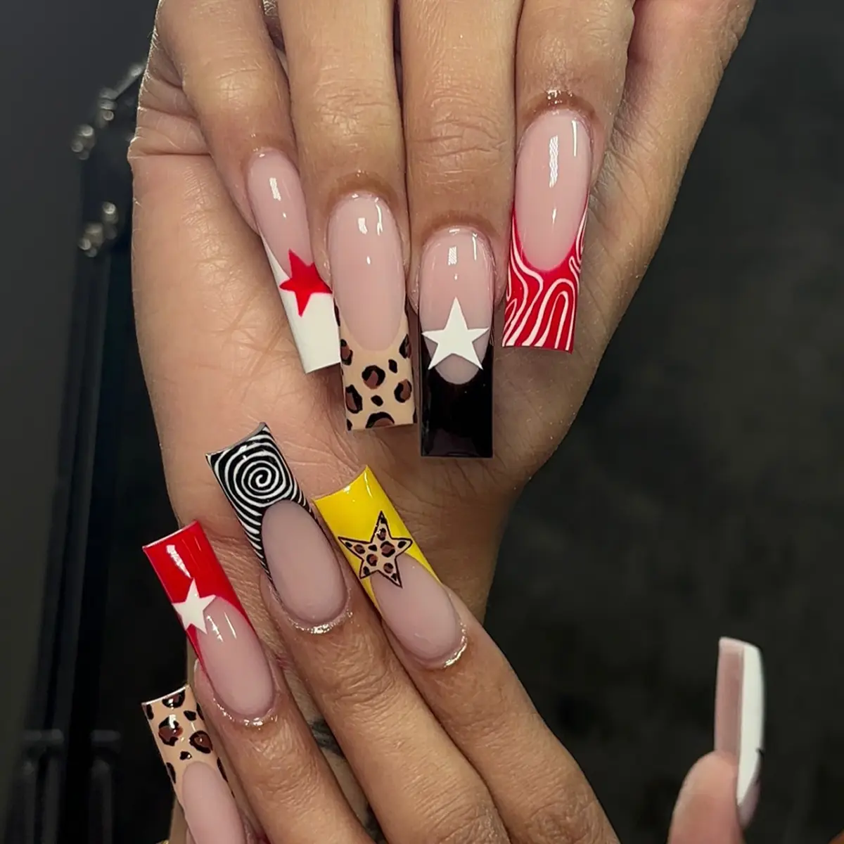 24 pcs of long square acrylic press on nails, Press on sets, Decorative Nails, for girls sexy leopard print stripes French edge autumn and winter nails brown coffee color gradient Y2K punk style fake nails Nail Art Diy Tips Design