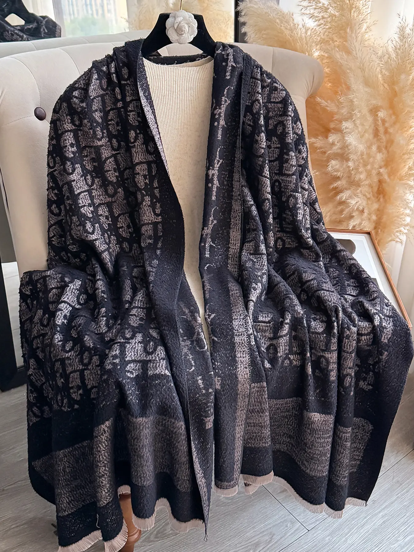Unisex Casual Letter Pattern Scarf Shawl, Warm Fitted Wrap for Fall & Winter, Daily Wear for Air Conditioning Rooms, Textured Blanket Scarf, Fashion Shawl
