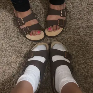 KIDMI Women Men Flat Sandals Cork Footbed Sandals With Support Arch Summervibes Beach Sandals Vacation Nonslip Men Sandals With Adjustable Buckle Straps Memory Foam Lightweight Sandals