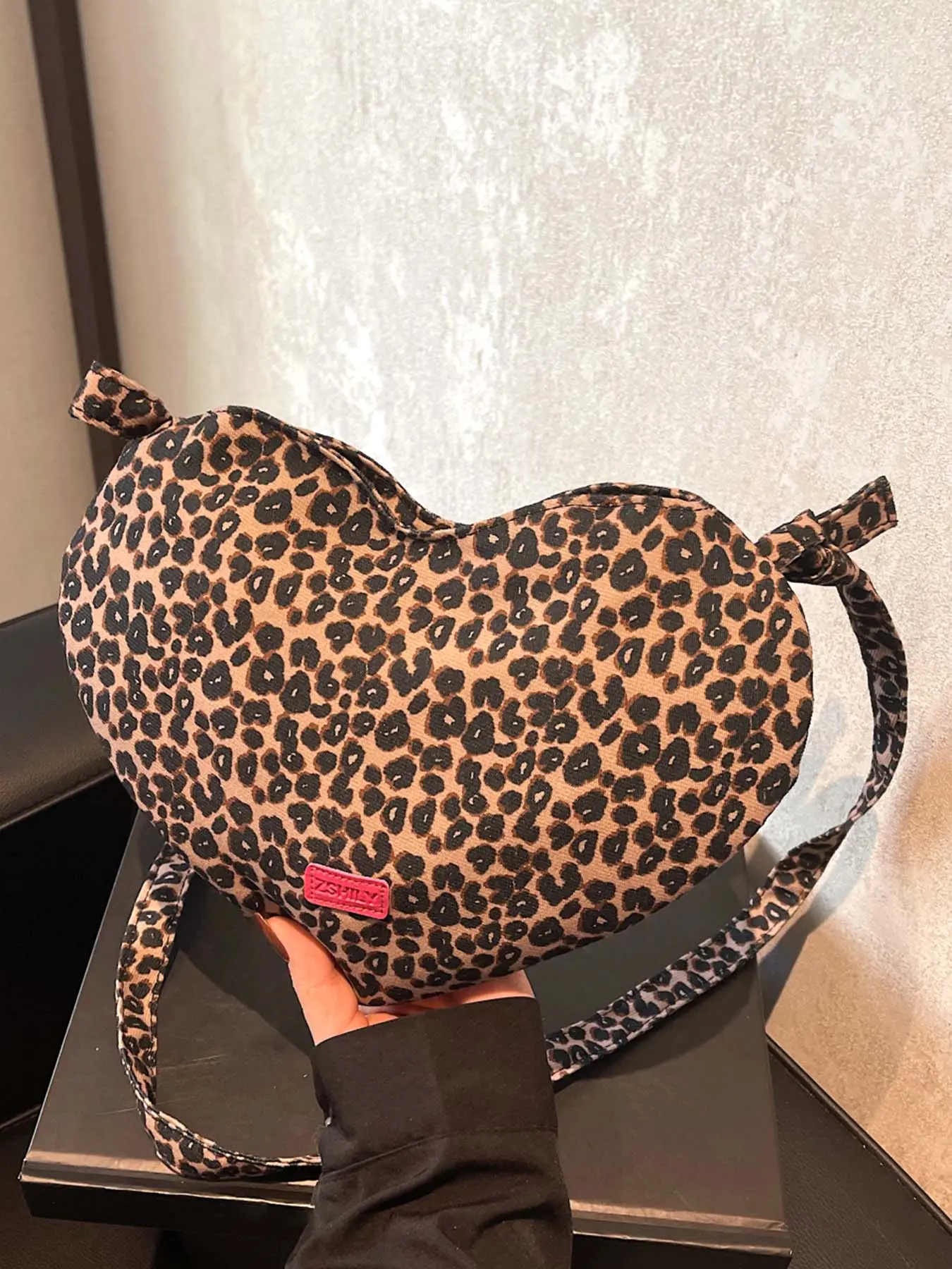 Niche retro sweet cool style love leopard print crossbody bag, personalized shoulder crossbody small bag, trendy and casual versatile multi-color optional, suitable for daily travel, shopping, etc., Crossbody Shoulder Purses