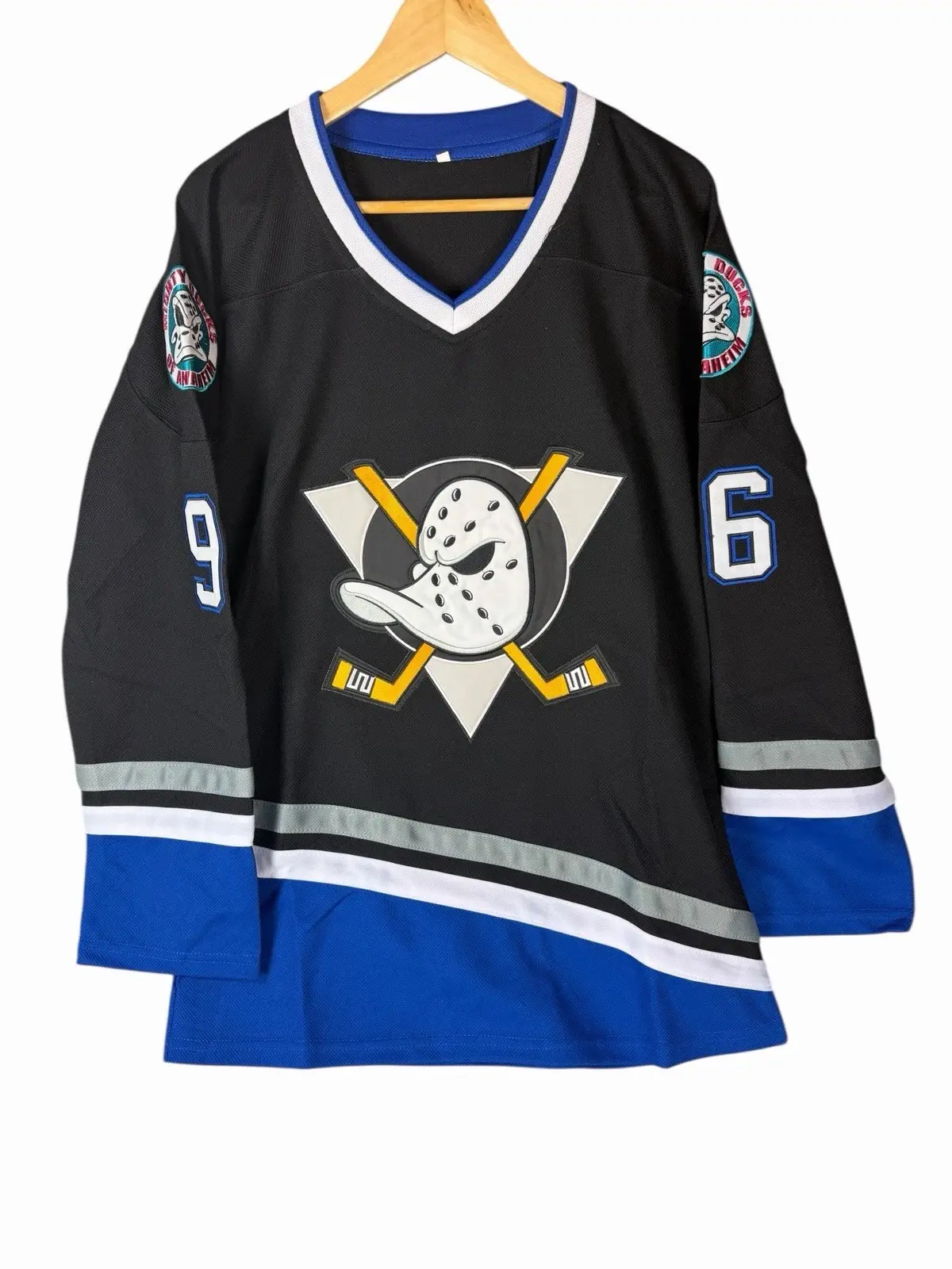 VTG Mighty Ducks Charlie Conway #96 Movie Hockey Jersey Black Alt Mens