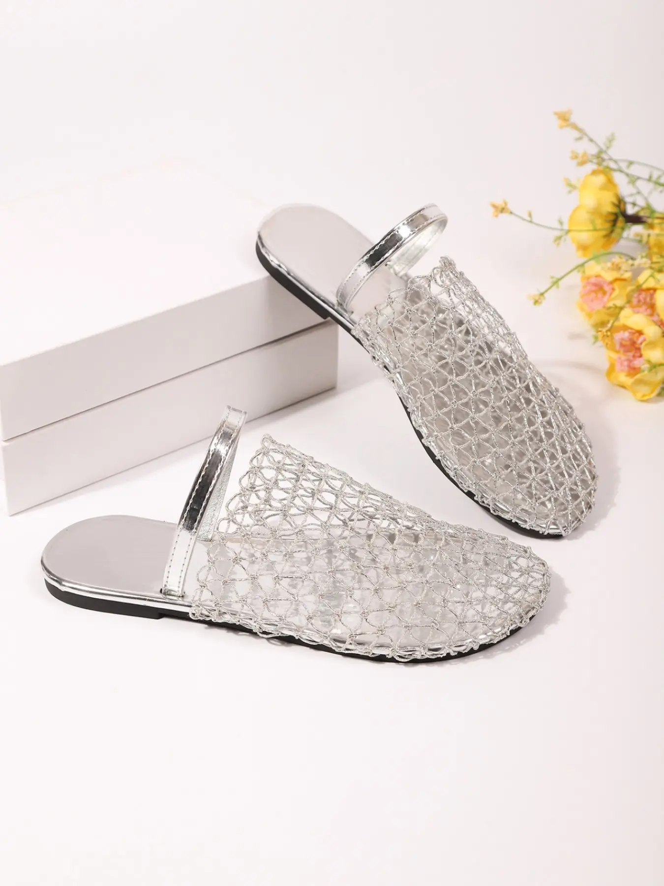 Summer New Breathable Mesh Flat Strappy Sandals, Eyelet Slippers, Casual Versatile Women's Shoes, Comfortable and Stylish, Womens Sandals, Footwear