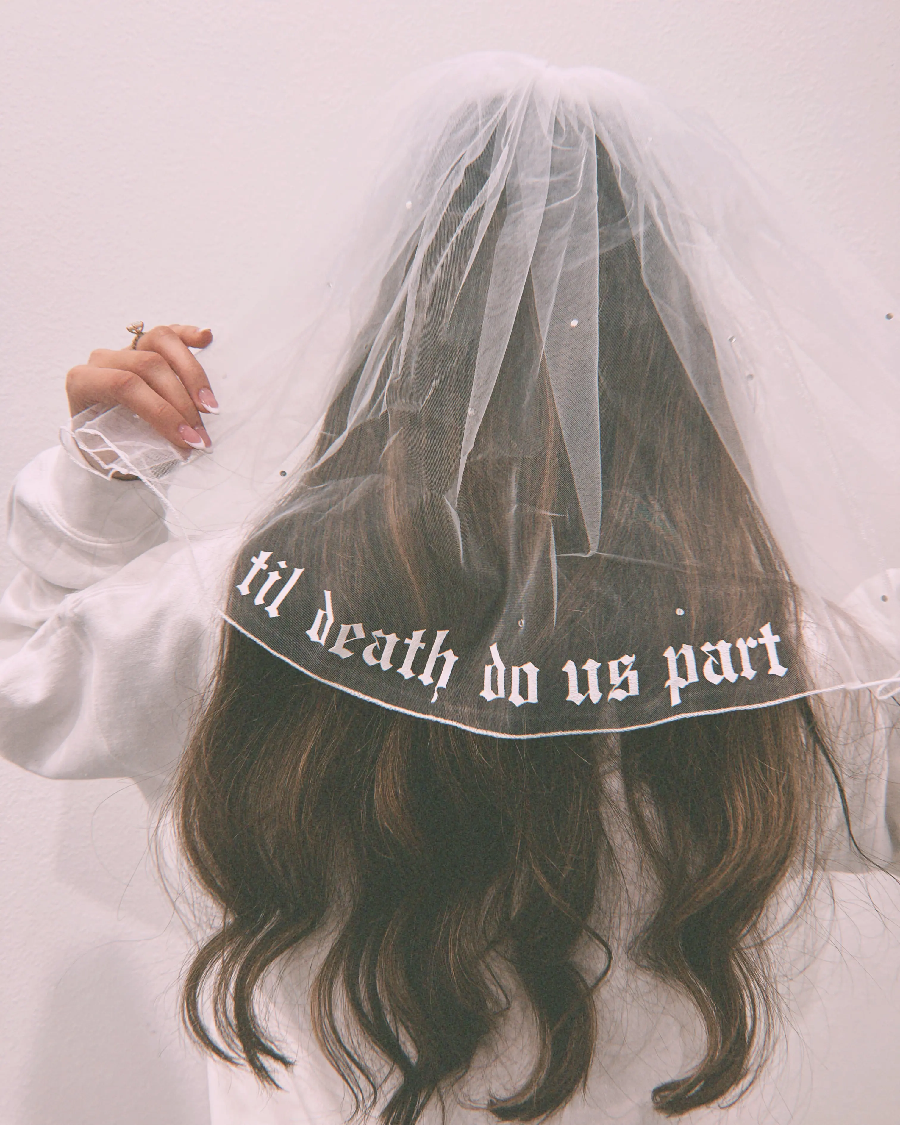 BRIDAL VEIL