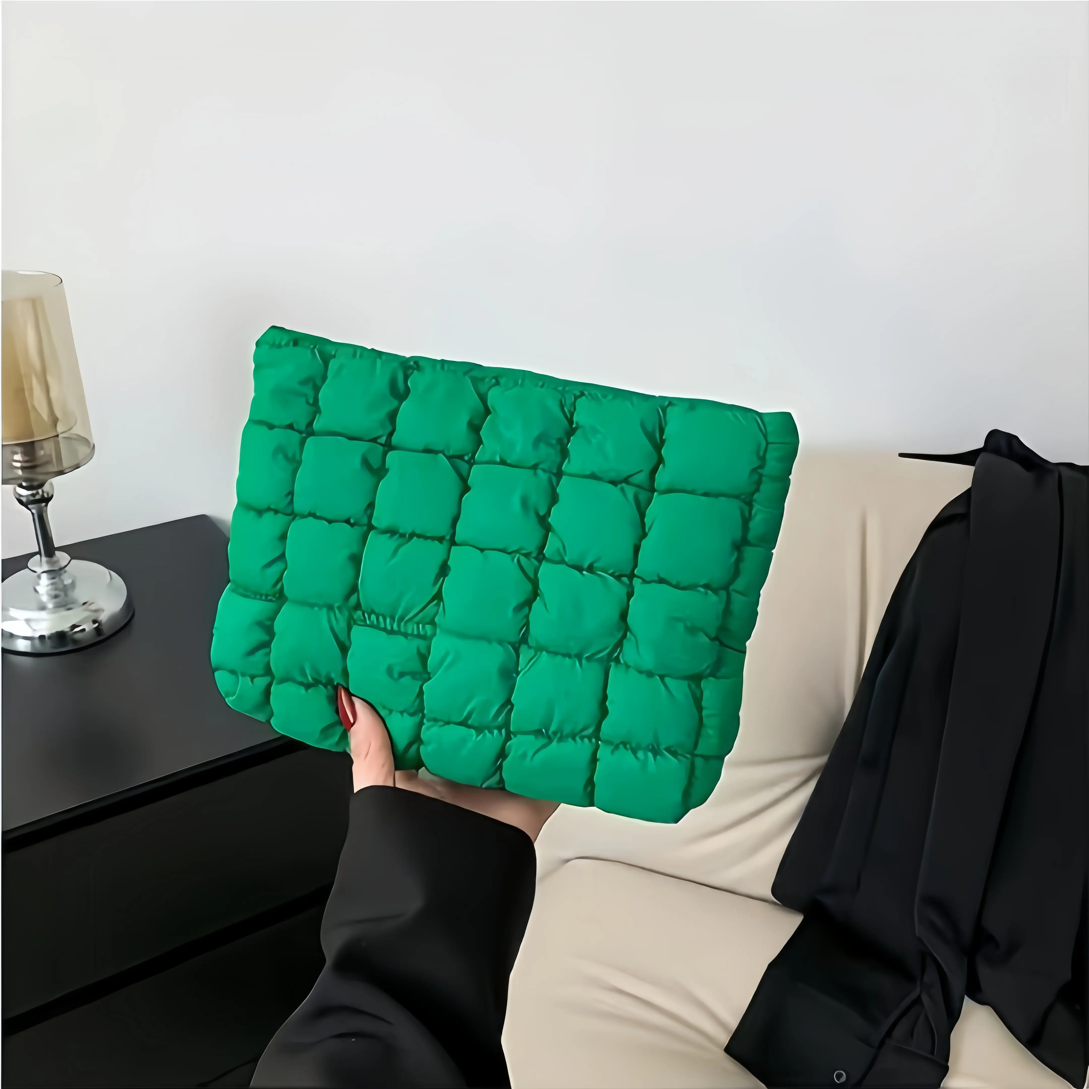 Women's Stitching Pattern Quilted Look Makeup Bag - 10x2.2x6.5" Ample Size Secure Zip Cosmetic Storage Pouch, Casual Handbag Organizer for Travel Beach Use, Beauty & Personal Care Accessory, Cosmetic Travel Bags, Portable Cosmetic Pouch