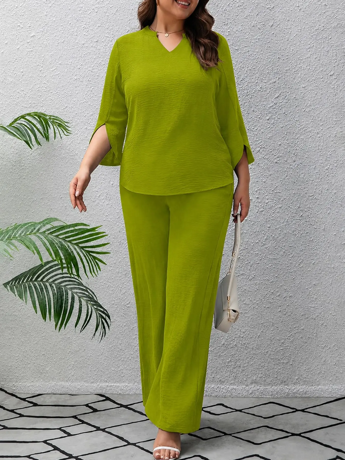 Plus Size Women’s V-Neck Loose Three-Quarter-Sleeve Top and Wide-Leg Pants, Solid-Color 2-Piece Set with Pockets for Spring, Summer and Autumn