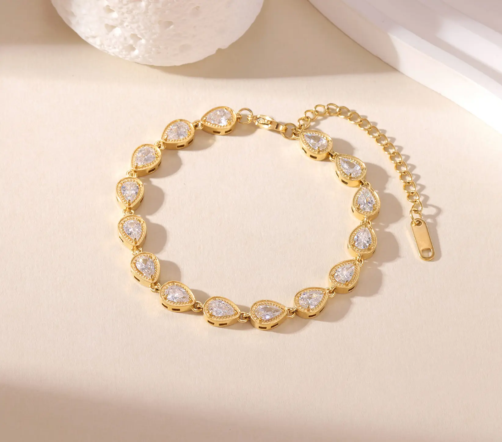 Pear cut diamond bracelet gold 16k gold plated stainless steel elegant tennis bracelet for women minimalist wrist jewelry for weddings parties anniversaries stackable bracelet classic teardrop stone bracelet gift for her