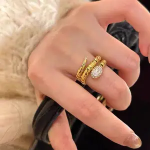 Sparkling Gold Full Diamond Snake Head Wrapping Spirit Snake Ring for Women, Light Luxury, High Grade, Multi Loop Finger Ring
