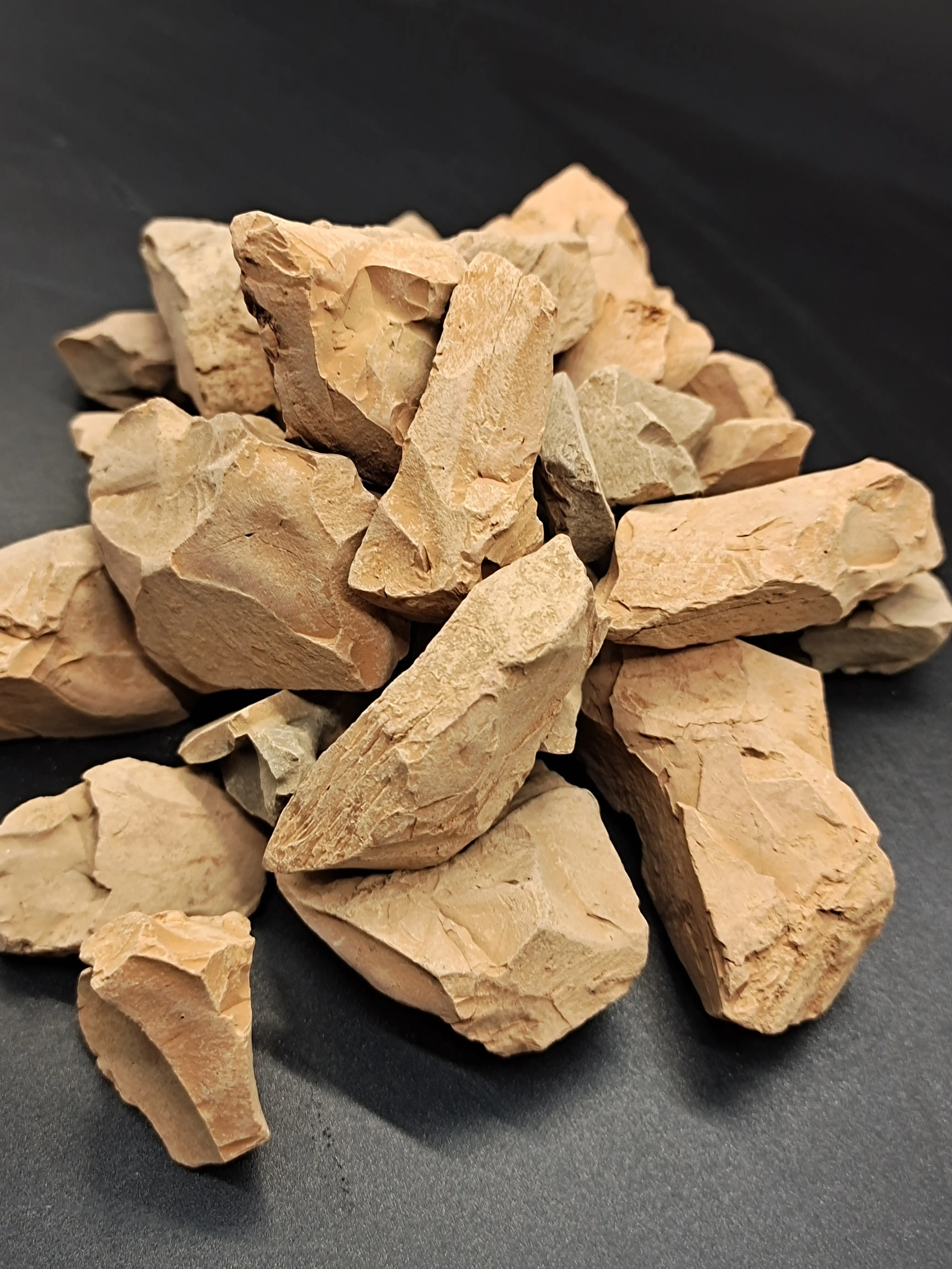 Edible Roasted Red Kaolin | Hard Crisp Texture, No Additives, Non-Sticky
