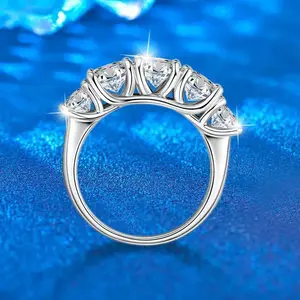 Sparkling Moissanite Eternal Ring - 5-Stone Wedding Ring for Women, Light Luxury, High-End Temperament, Perfect Gift for Engagement Parties