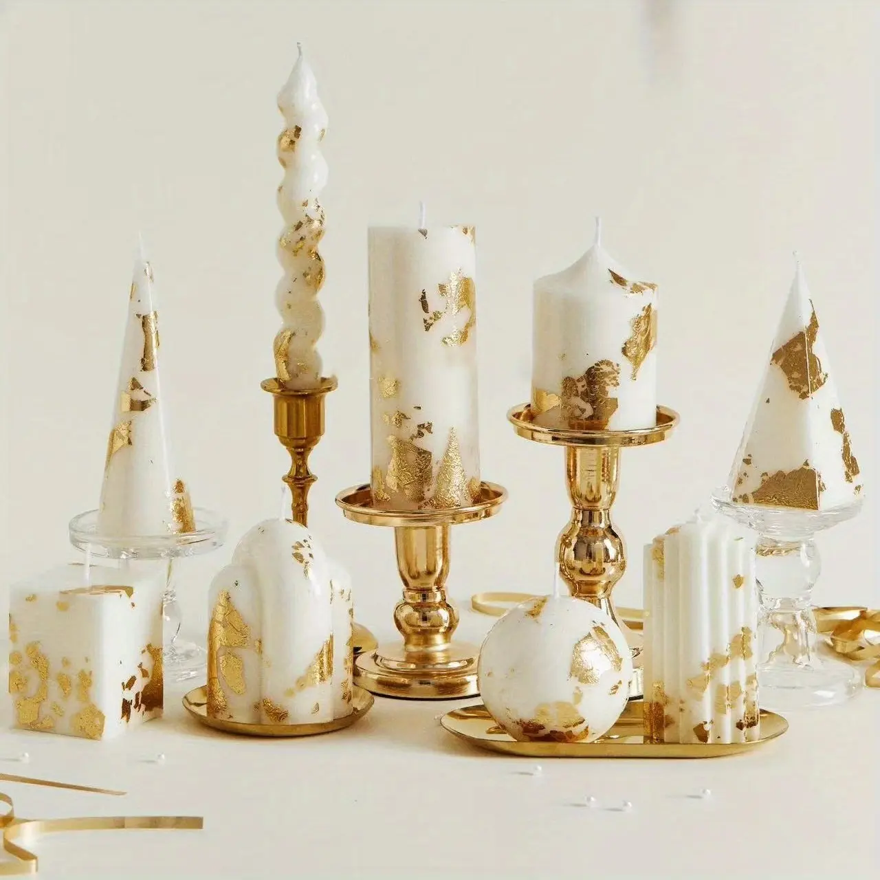 Luxury Gold Foil Cylindrical Soy Wax Candle with Cotton Wick, 40-Hour Long Burning, Elegant Minimalist Style, Ideal for Weddings & Cozy Home Decoration, 1 Gold Foil Cylindrical Candle