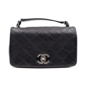 Pre-owned CHANEL Leather Shoulder Bags Diamond Embossed Calfskin New Chic Flap Shoulder Bag 2013 2014 18433622 (C2673)