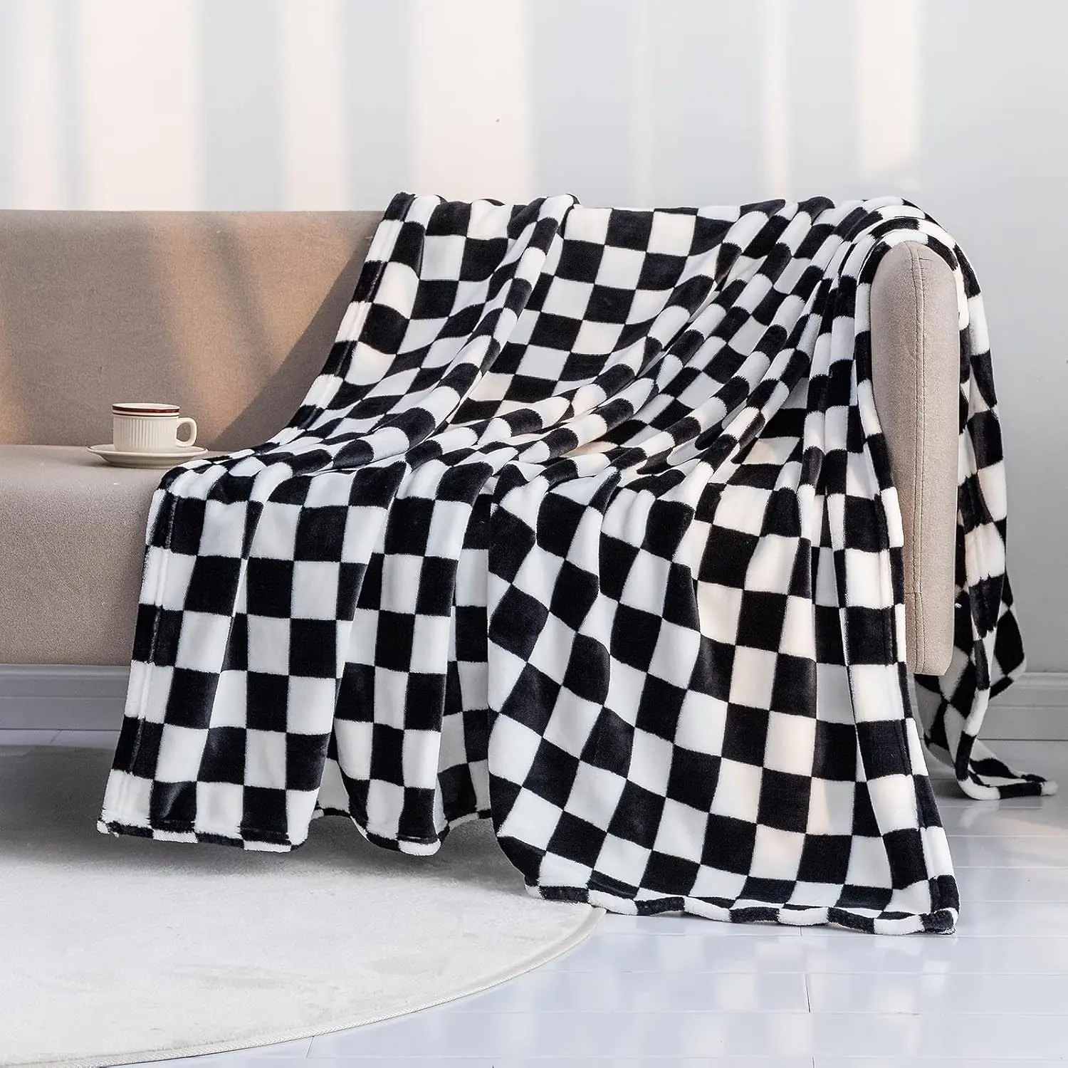 Checkerboard Grid Pattern Flannel Throw Blanket, Super Soft Cozy Warm Lightweight Anti-Static Blankets for Couch Bed, 50x60 In, Machine Washable All Season Use, Throw Blankets