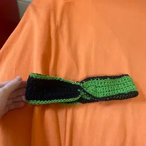 Headband Crochet Handmade - Green and Black Design, Soft and Comfortable Fit