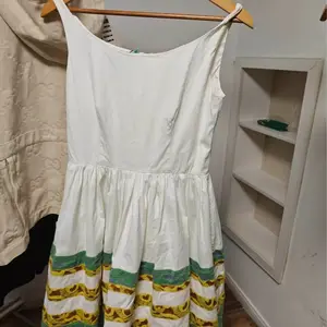 Pre-owned Prada White Sleeveless Dress with Colorful Hem Embroidery | Fits 4'11" 5'4", 85 105 lbs | Bust 82cm / Length 75cm