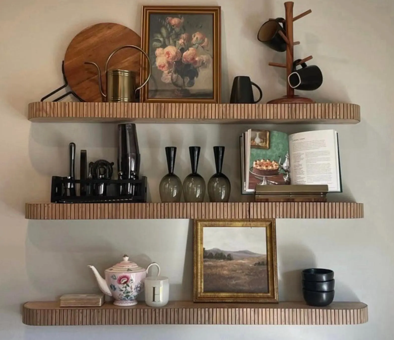 Custom rounded fluted floating shelf - Customizable Design - Rounded Fluted Pattern - Floating Shelf Style - Sturdy and Functional
