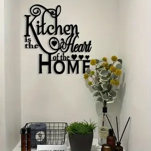 Retro and minimalist kitchen is the heart of the home artistic metal wall art - old iron decoration with heart-shaped decoration, Heart design, perfect for kitchens, retro spaces, ideal choice for family new home gifts, kitchen decoration